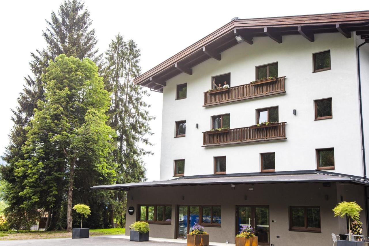 Contiki Haus Schoeneck Hostel Hopfgarten im Brixental Exterior photo